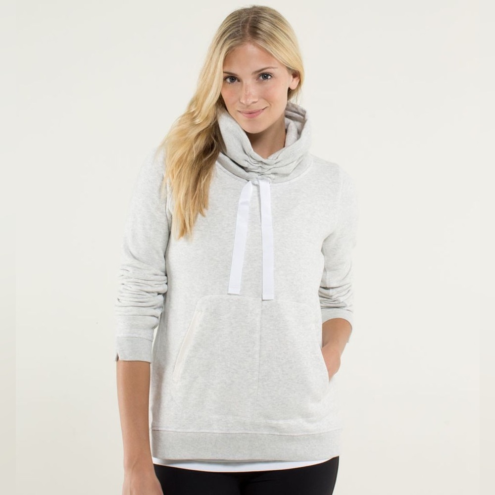 Lululemon Avenue Pullover 
Heathered White / Angel Wing Size 2